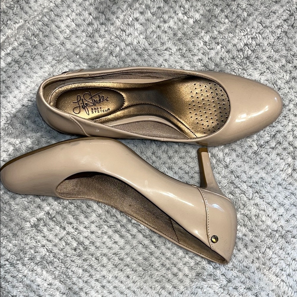 Life Stride Cream Heels with Rounded Toe